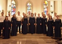 Zespół Artos, mieszany chór pochodzący z Eparchii Buczackiej, zaśpiewał w kościele pw. św. Wacława w Radomiu