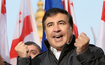 W 2004 roku Micheil Saakaszwili został prezydentem Gruzji z blisko 100-procentowym poparciem w wyborach. Dziś, pozbawiony gruzińskiego obywatelstwa, jest ścigany przez gruziński wymiar sprawiedliwości.