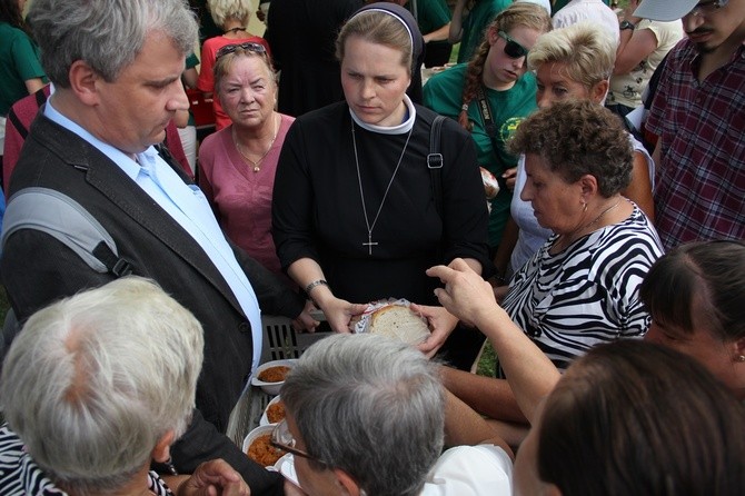 Pielgrzymka i piknik w Henrykowie