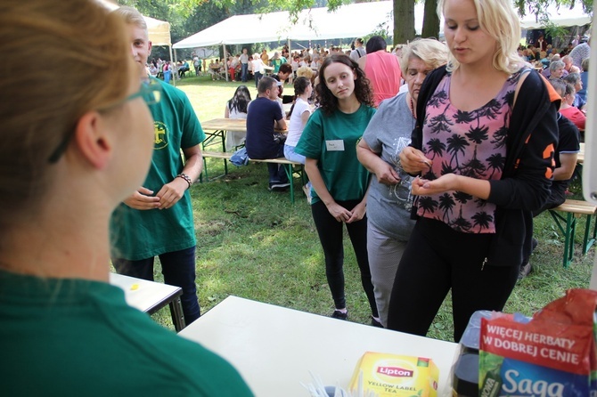 Pielgrzymka i piknik w Henrykowie