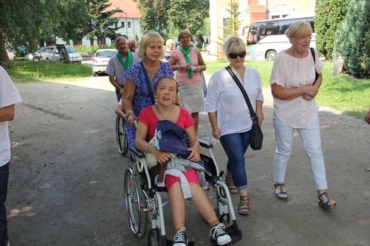 Pielgrzymka i piknik w Henrykowie