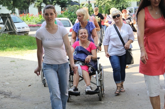 Pielgrzymka i piknik w Henrykowie