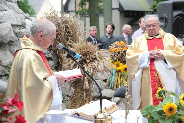 Błogosławieństwo groty Matki Bożej z Lourdes w Bińczu