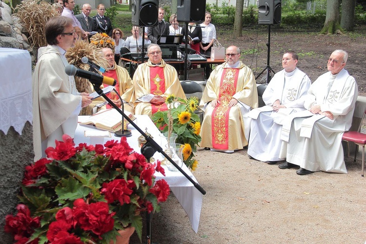 Błogosławieństwo groty Matki Bożej z Lourdes w Bińczu