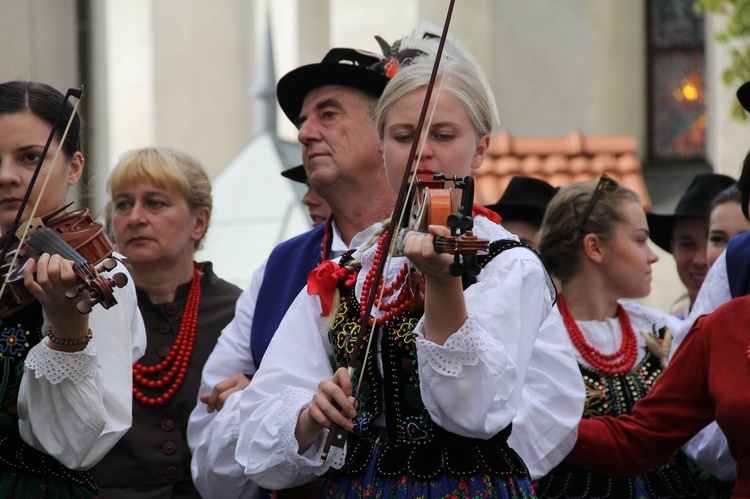 Dożynki wojewódzkie w Bobowej