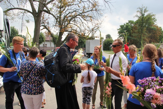 Powrót pielgrzymów do Głowna