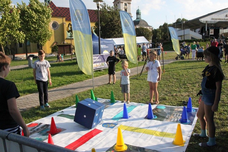 Bartłomiejki z artystami