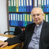 Ks. Stanisław Łabendowicz na nowy rok szkolny życzy katechetom i uczniom przede wszystkim światła Ducha Świętego