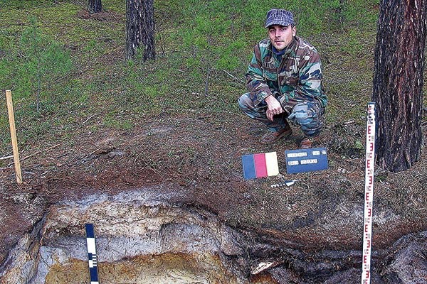 ▲	Wyniki badań Macieja Boryny przewróciły do góry  nogami dotychczasowe ustalenia historyków o królewskim pochodzeniu obwałowań ziemnych na zachodzie naszego  kraju.