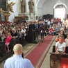 ▲	Do Legnickiego Pola przyjechało około 400 osób z całej diecezji legnickiej.