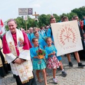 Pielgrzymów z diecezji  na szczyt Jasnej Góry z grupą 22. wprowadził bp Andrzej Jeż.