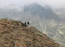 Przeciw wszystkim. Wideokomentarz