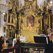 Jeden z występów odbył się w Łapszach Wyżnych.