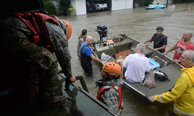 W Houston wprowadzono godzinę policyjną