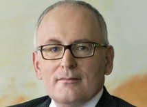 Timmermans: "Jesteśmy otwarci na dialog z Polską, ale..."