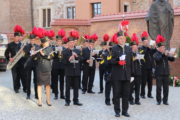 Msza św. w katedrze na Wawelu w 37. rocznicę podpisania porozumień sierpniowych