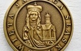 Abp Kupny ustanowił Medal Świętej Jadwigi