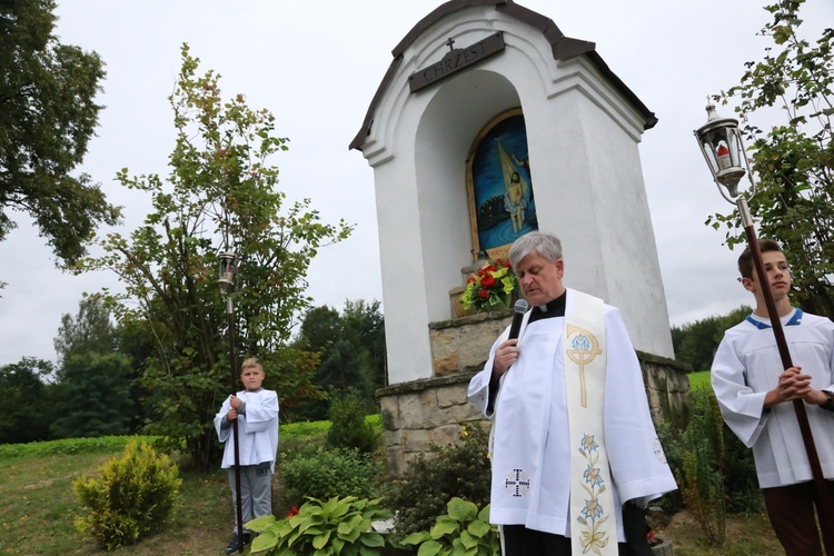 Dróżki różańcowe w Zawadzie