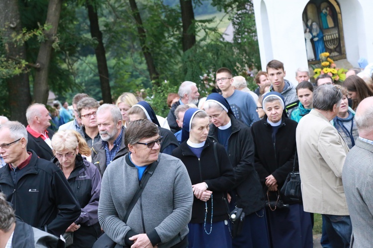 Dróżki różańcowe w Zawadzie