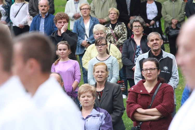 Dróżki różańcowe w Zawadzie