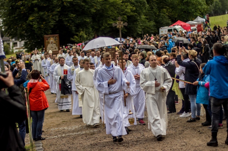 Młodzi w Gietrzwałdzie