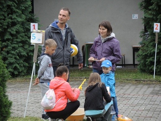 Festyn parafialny na Złotych Łanach