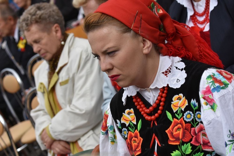 Diecezjalne dożynki w Lutomii Dolnej