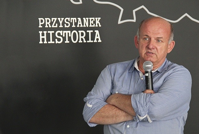 ▲	Zbigniew Kędzior  w czasie spotkania w IPN.