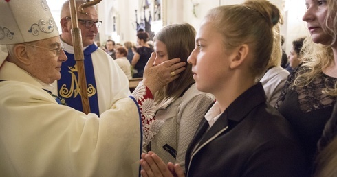 Bierzmowanie w Dąbrówce, cz. 1