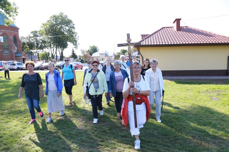 Przybywają piesze pielgrzymki