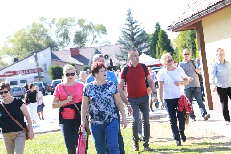 Przybywają piesze pielgrzymki