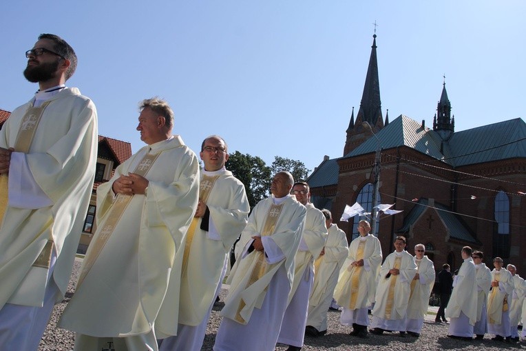 Procesja do ołtarza