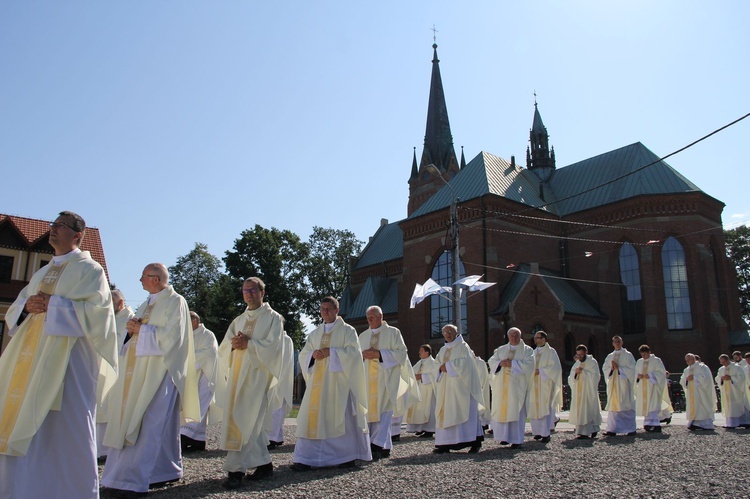 Procesja do ołtarza