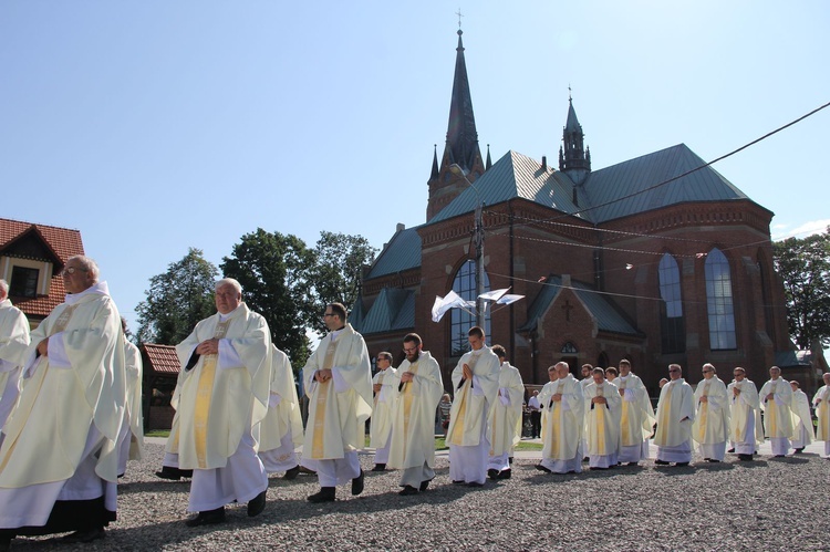 Procesja do ołtarza