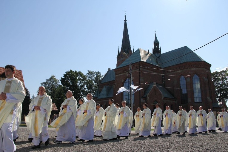 Procesja do ołtarza