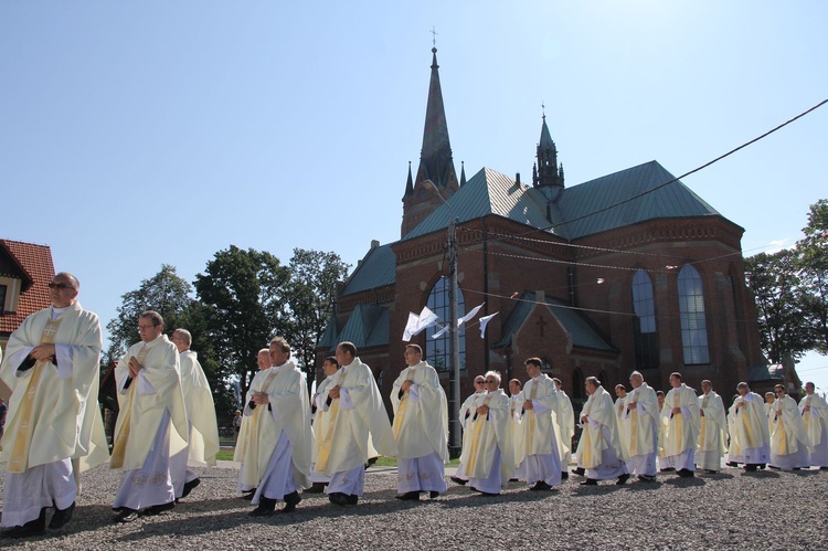 Procesja do ołtarza