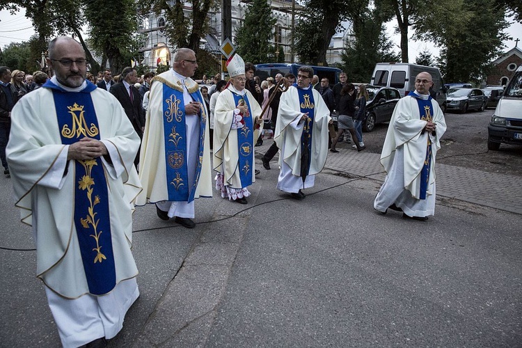 Dąbrówka. Powitanie jasngórskiej ikony