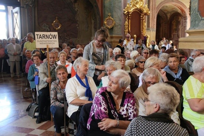 Msza św. w archikatedrze podczas pielgrzymki osób niewidomych