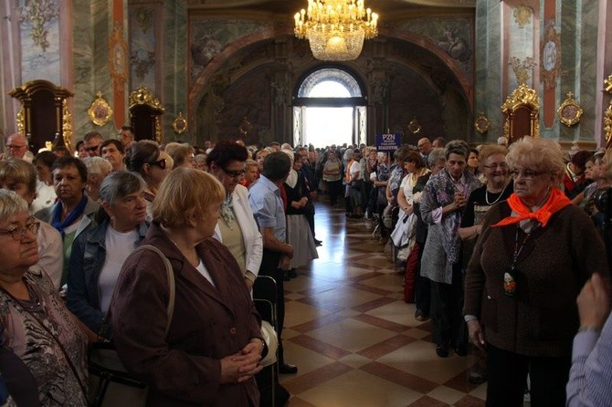 Msza św. w archikatedrze podczas pielgrzymki osób niewidomych