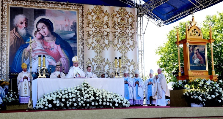 Msza święta, procesja z darami, procesja do kościoła