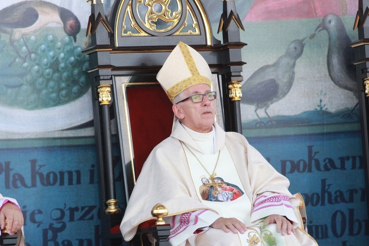 Msza święta, procesja z darami, procesja do kościoła