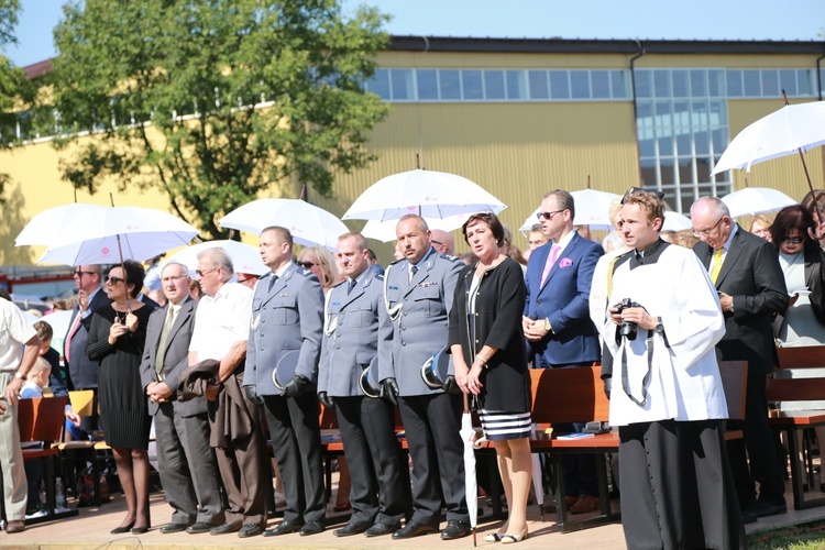 Msza święta, procesja z darami, procesja do kościoła