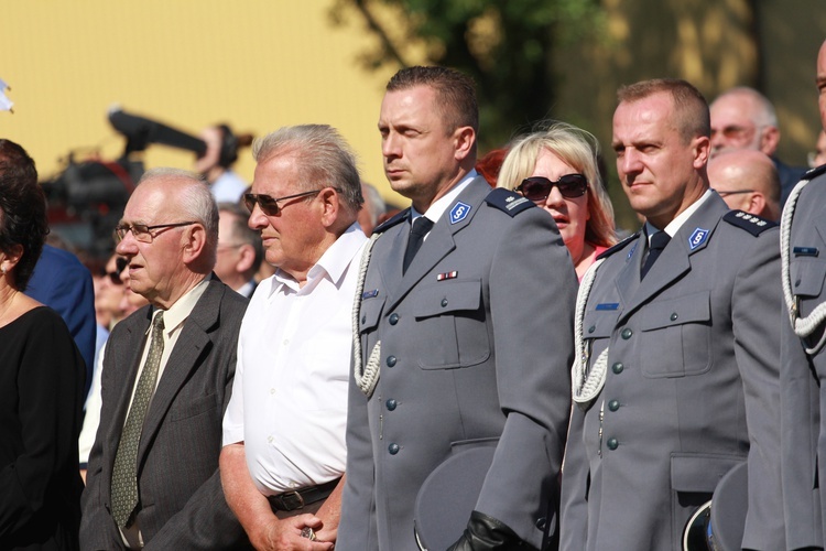 Msza święta, procesja z darami, procesja do kościoła