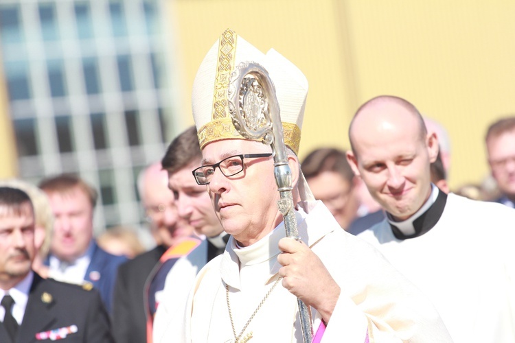 Msza święta, procesja z darami, procesja do kościoła