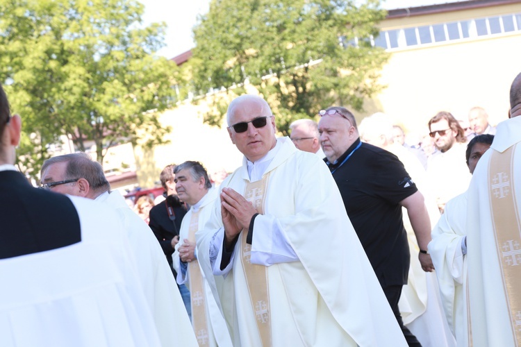 Msza święta, procesja z darami, procesja do kościoła