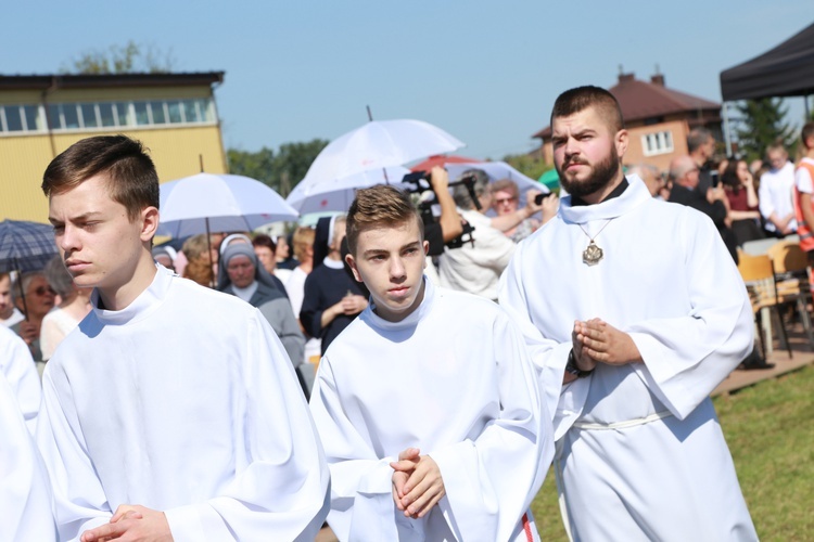 Msza święta, procesja z darami, procesja do kościoła