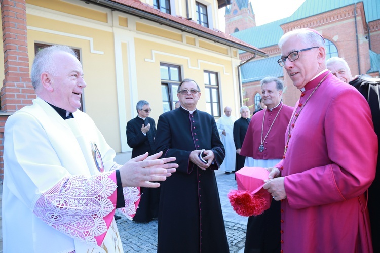 Oczekiwanie na koronację i czuwanie