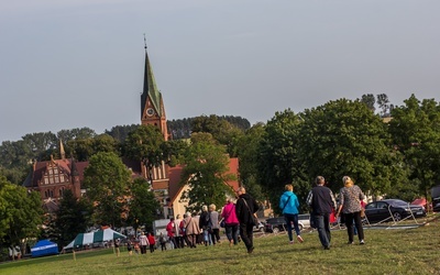 Pielgrzymi z całej Polski przybywają do Gietrzwałdu