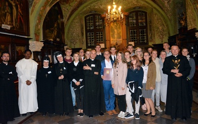 KSM-owicze z diecezji radomskiej zabrali ze sobą na Jasną Górę relikwie bł. Karoliny, ich patronki