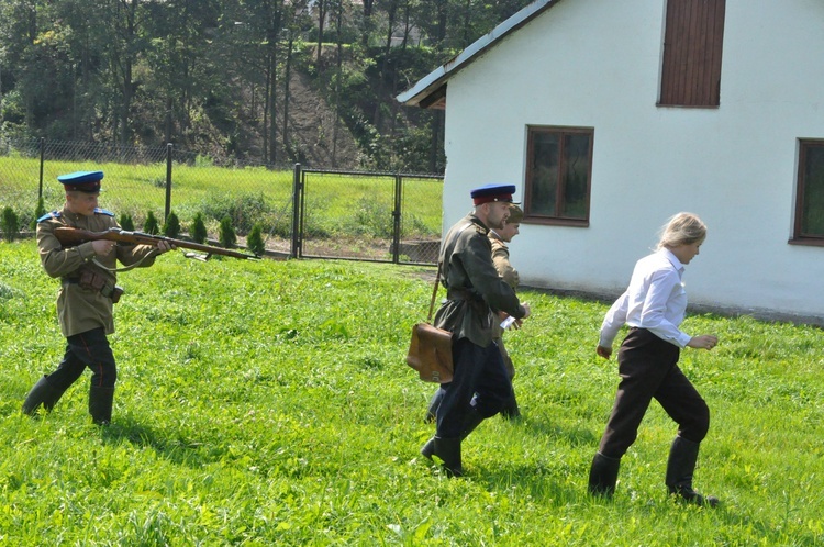 Modlitwa i inscenizacja w Biegonicach